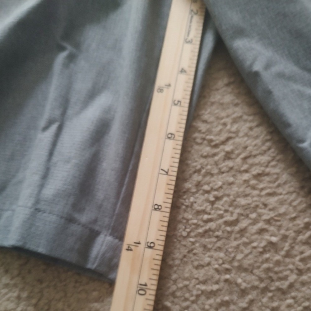 Under‎ Armour Mens Golf Shorts Size 32 Gray HeatGear Athletic Performance - Picture 3 of 6